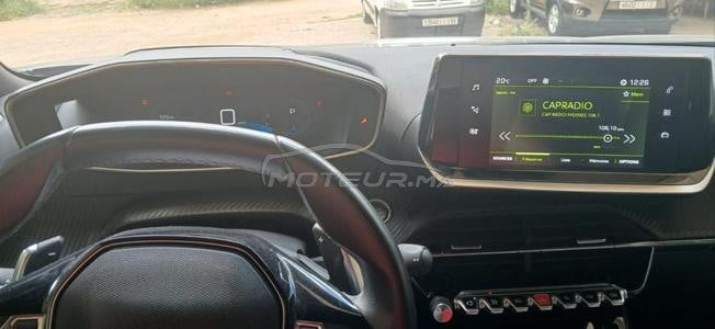 voiture d’n Peugeot 2008 automatique tout option 