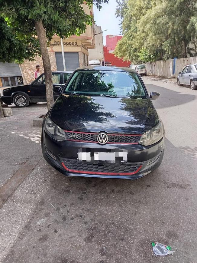 Volkswagen Polo Essence Manuelle 2011 à Tanger