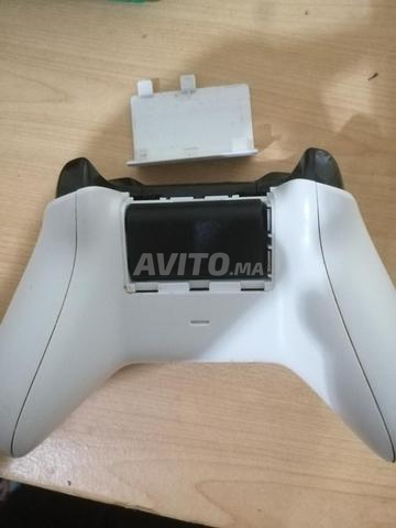 Manette Xbox One S - 2