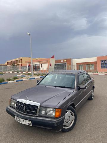 Mercedes 190 - 2