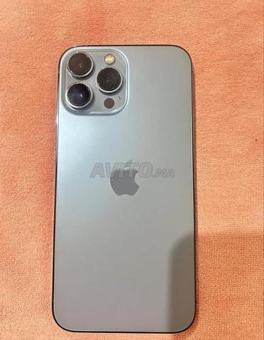 iPhone 13 Pro Max officiel 256 propre avec 2 pochettes - 2