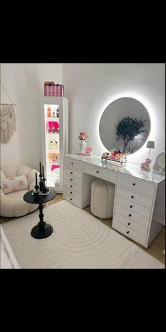 Coiffeuse - 2