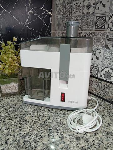 Extracteur de jus merveilleux et pur, efficace pour extraire la pulpe des fruits et légumes