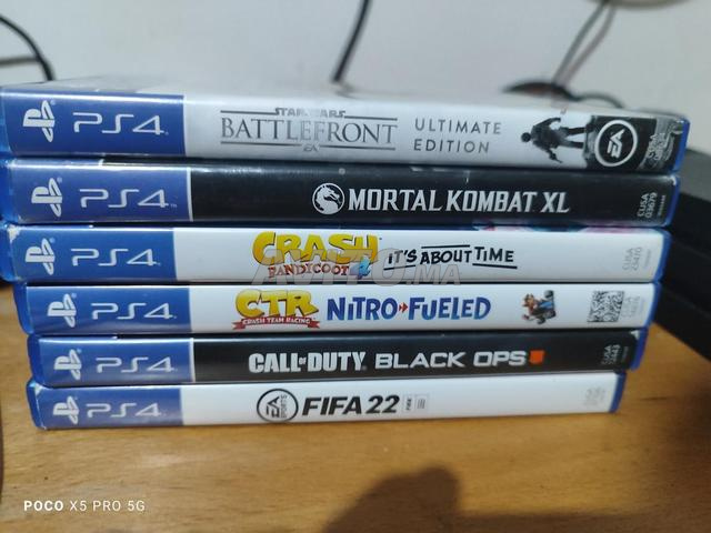 PS4 Pro 1TB avec 6 jeux et 2 manettes - 2