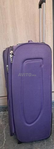 GRANDE VALISE VIOLETTE BON ETAT - 2