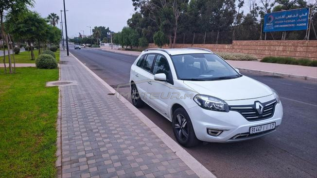 voiture koleos en très bon état boîte automatique 