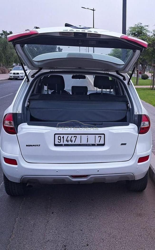 voiture koleos en très bon état boîte automatique 