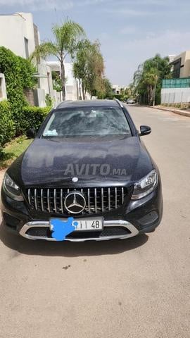 Excellente voiture Mercedes GLC modèle 2017