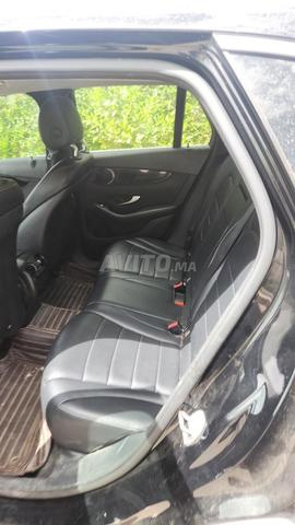 Excellente voiture Mercedes GLC modèle 2017 - 2