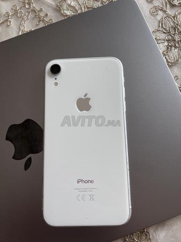 آيفون XR سعة 128 جيجا بطارية 76