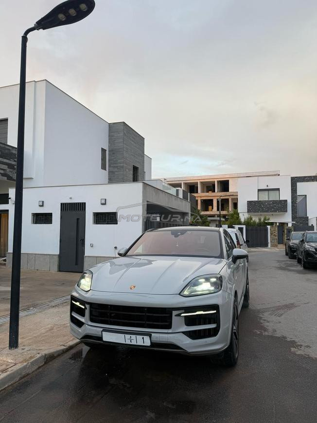 Porsche Cayenne Hybride Automatique 2024 à Rabat