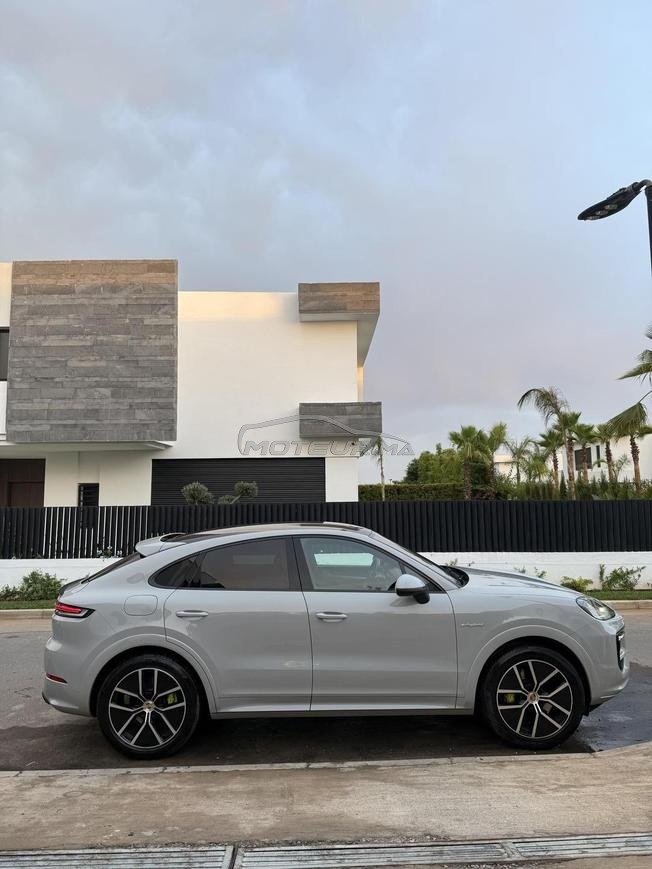 Porsche Cayenne Hybride Automatique 2024 à Rabat