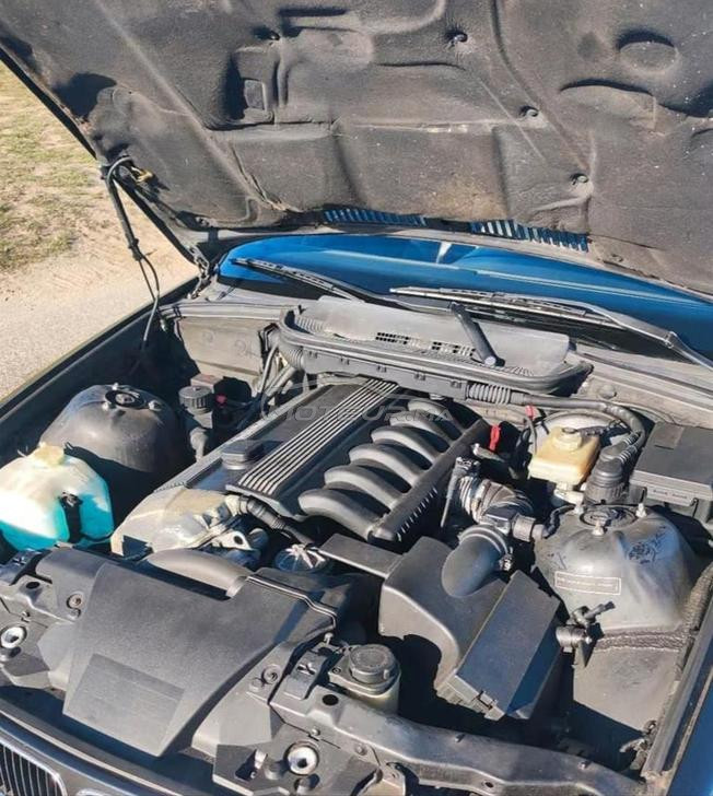 BMW Série 3 Essence Automatique 1995