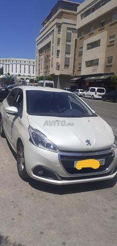 Peugeot 208 Diesel Manuelle 2020 à Tanger - 2