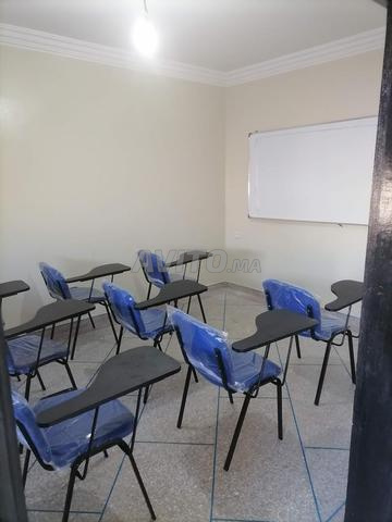 Excellent mobilier et équipement scolaire à vendre (chaises, tableaux blancs...) - 2
