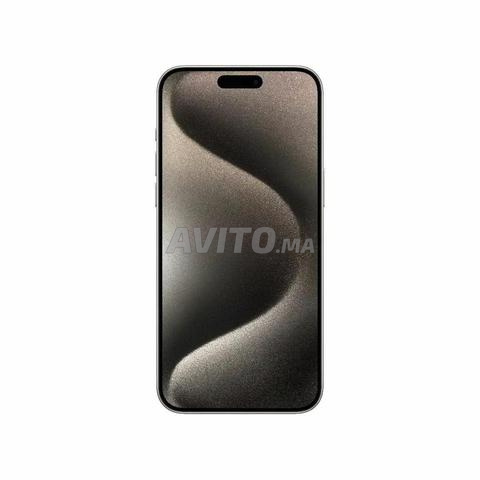 iPhone 15 Pro Max 256Go Titane - Bon État - 2