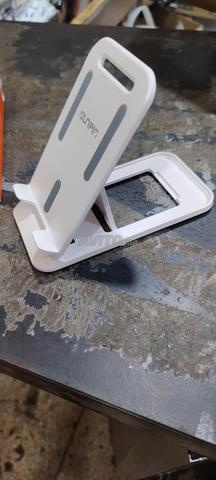 Support solide de téléphone, prix négociable - 2