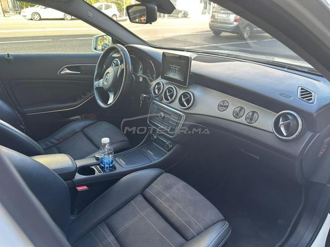 MERCEDES BENZ GLA200 AUTOMATIQUE TRÈS BONNE ÉTAT 
