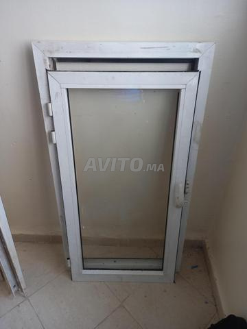 Porte 210x75 fenêtre 110x54 - 2