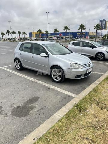 Volkswagen Golf 5 modèle 2005 WW Maroc
