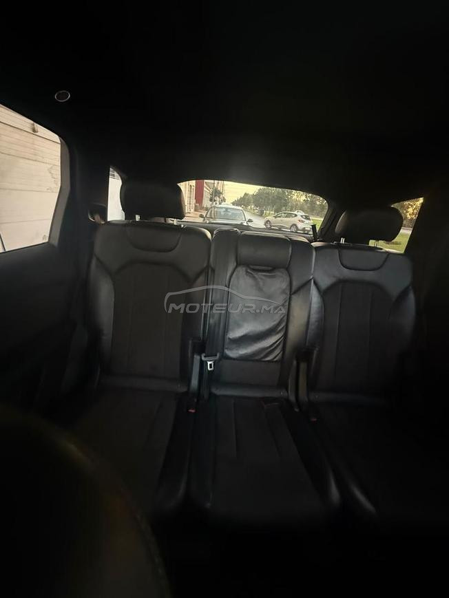 Black Audi Q7 S line 