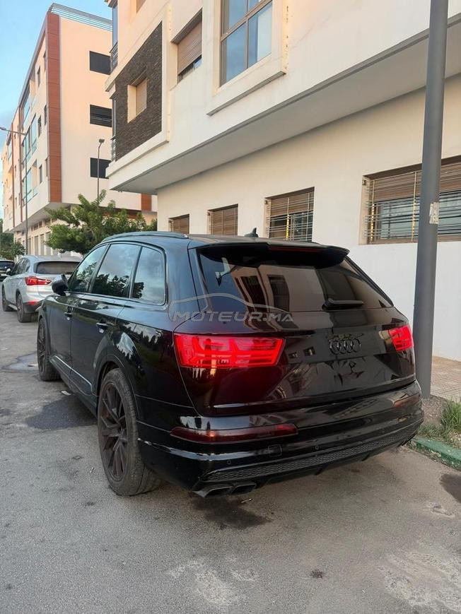Black Audi Q7 S line 