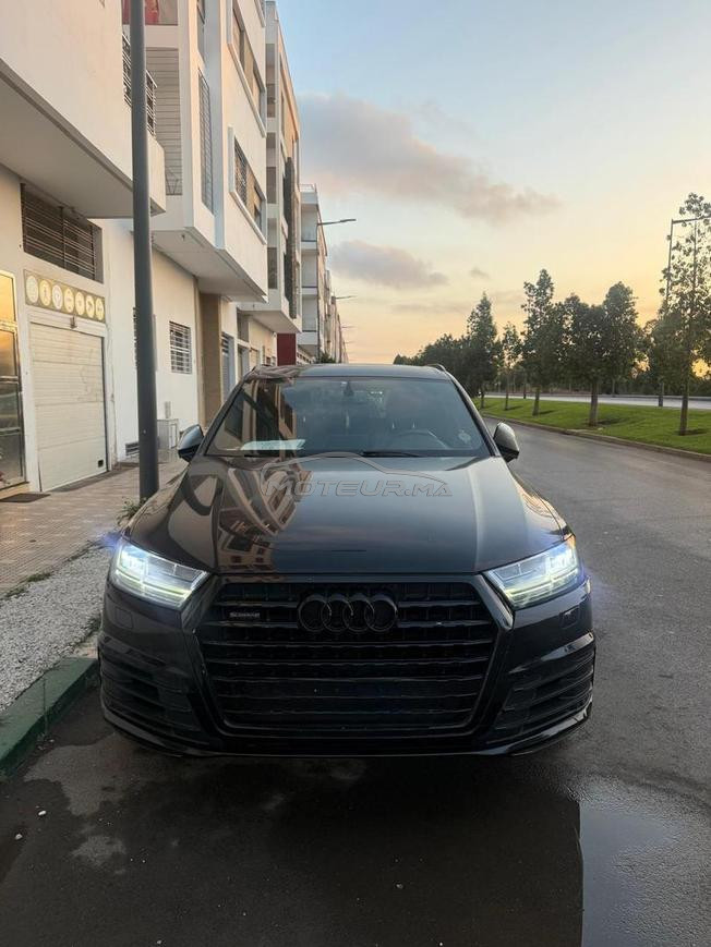 Black Audi Q7 S line 