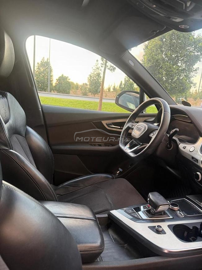 Black Audi Q7 S line 