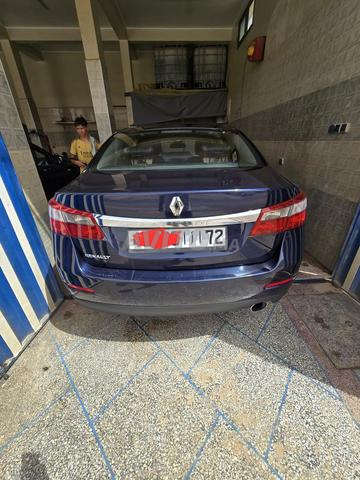 Renault Latitude Diesel Manuelle 2011 à Khouribga - 2