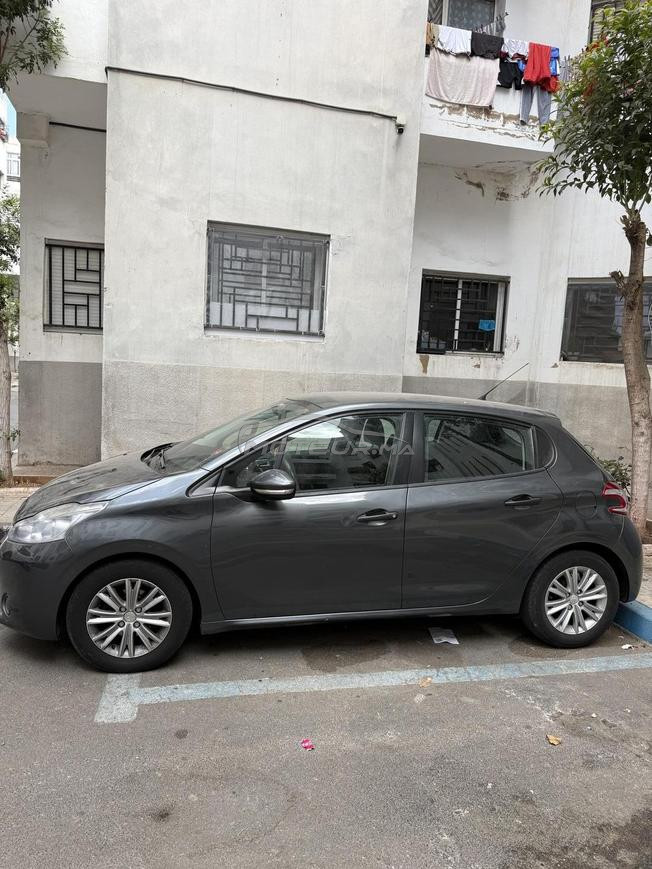 Peugeot 208 Essence Manuelle 2014 à Casablanca