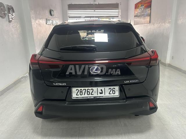 Lexus UX Hybride Automatique 2022 à Marrakech - 2