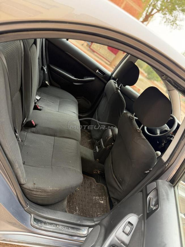Toyota avansis mazout ba9a mzyana