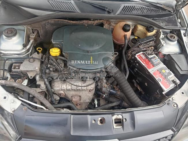 Renault Clio Essence Manuelle 2004 à Rabat
