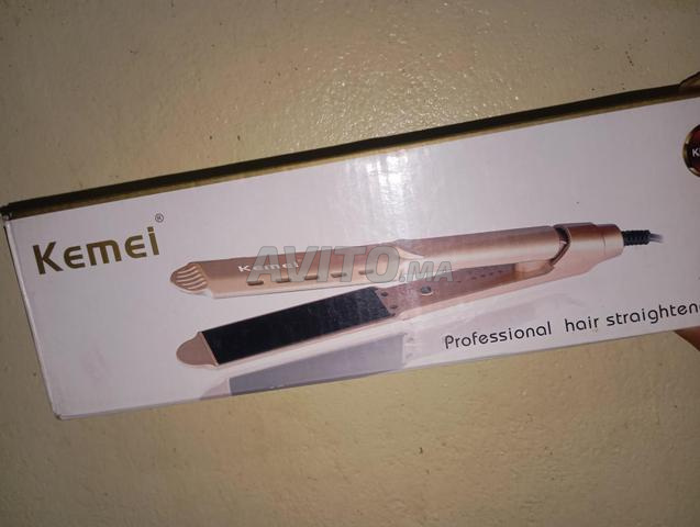 أعرض للبيع مكواة شعر جديدة من ماركة Kemei.