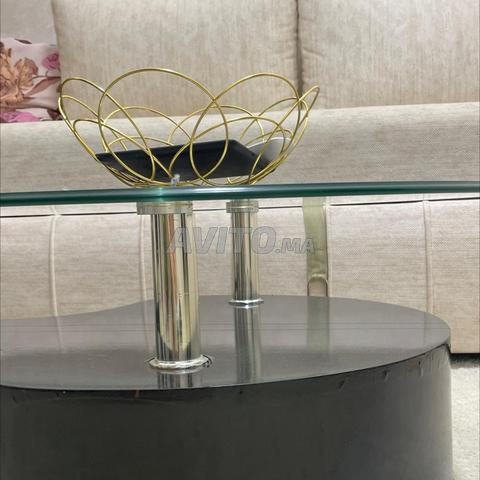 طاولة قهوة زجاجية ومعدنية ذهبية – مستعملة - 2