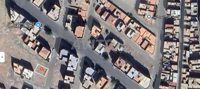 Terrain de 106 m² avec 2 façades – طريق مرجان - 2