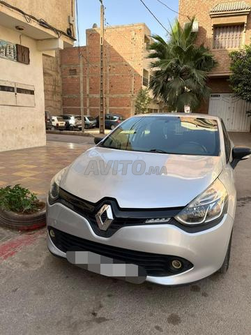 Renault Clio Essence Manuelle 2015 à Meknès