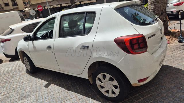 Dacia Sandero Essence Manuelle 2018 à Marrakech - 2