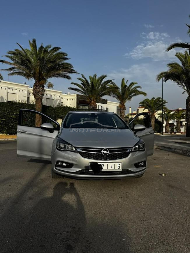 Opel Astra Diesel Automatique 2019 à Rabat