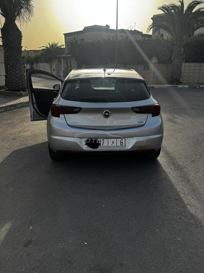 Opel Astra Diesel Automatique 2019 à Rabat