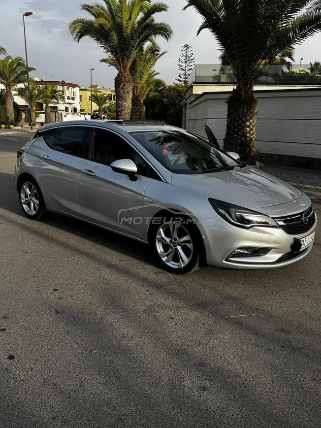Opel Astra Diesel Automatique 2019 à Rabat