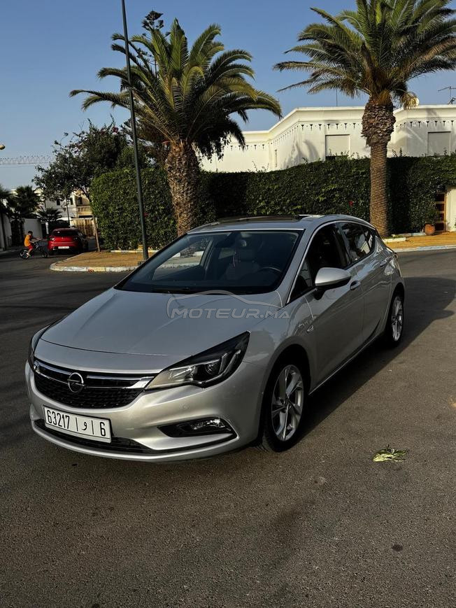 Opel Astra Diesel Automatique 2019 à Rabat