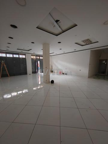 Local commercial à louer à Branes 2 d'une superficie de 90 m²