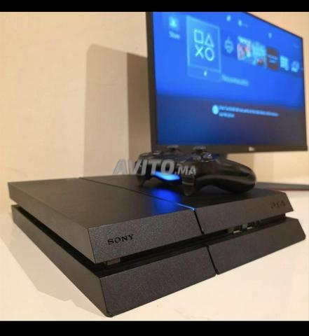 PS4 Fat flashée, comme neuve, jeux et 2 manettes - 2