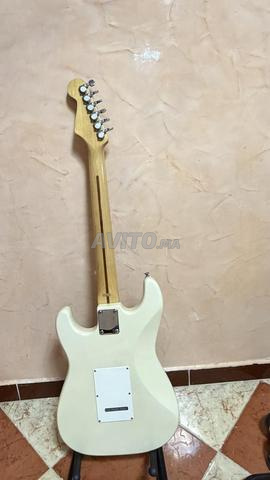 Guitare électrique Squier Dorijin - 2