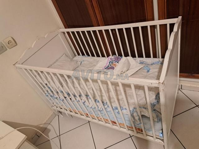 lit bébé bon état - 2