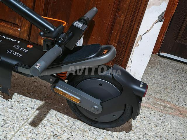 Trottinette Xiaomi 6 encore neuve - 2