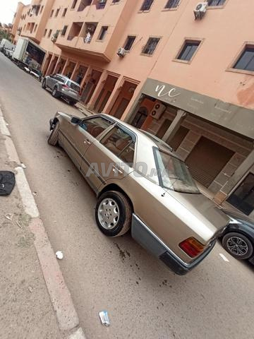Mercedes 250 1985 dédouane 1995 moteur normal - 2
