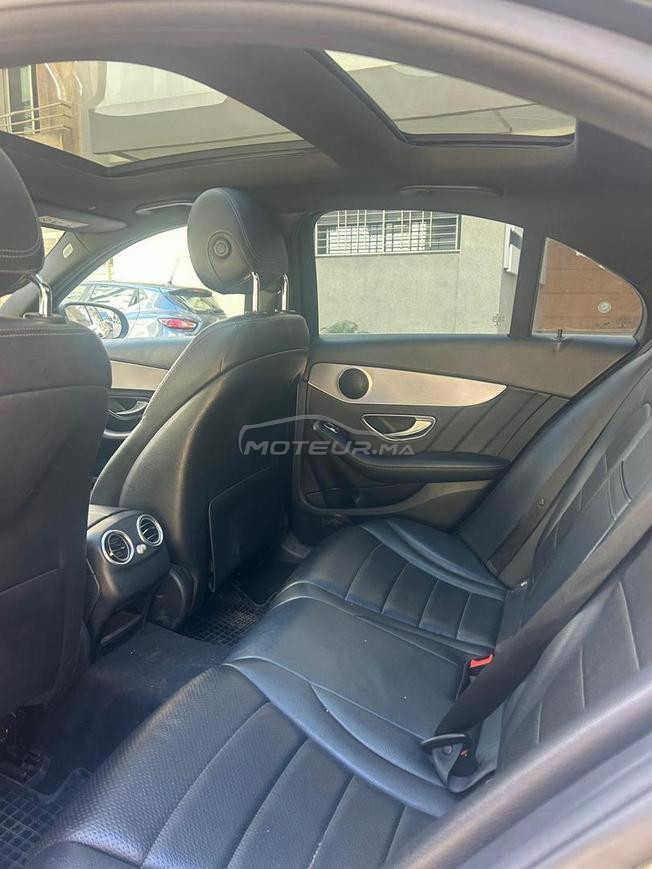 Mercedes-Benz 220 Diesel Automatique 2018 à Salé
