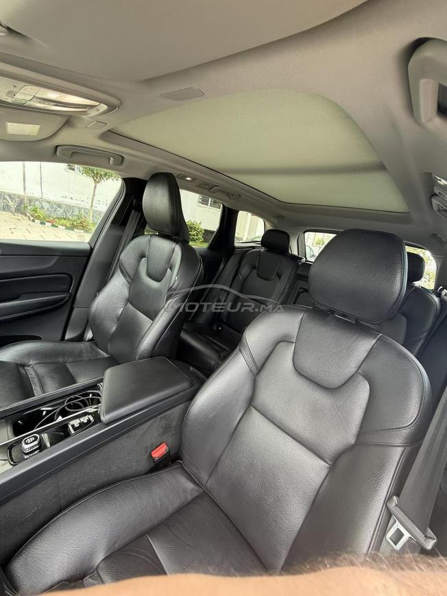 Volvo XC60 B4 Diesel Plus Dark 1ère main
